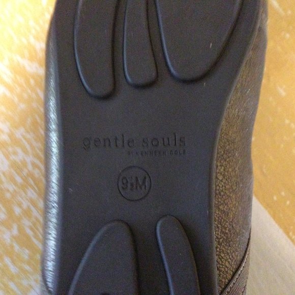 *******   SOLD SOLD SOLD     ******   Gentle Souls Ballet Flats Bronze NWOB - Picture 4 of 5